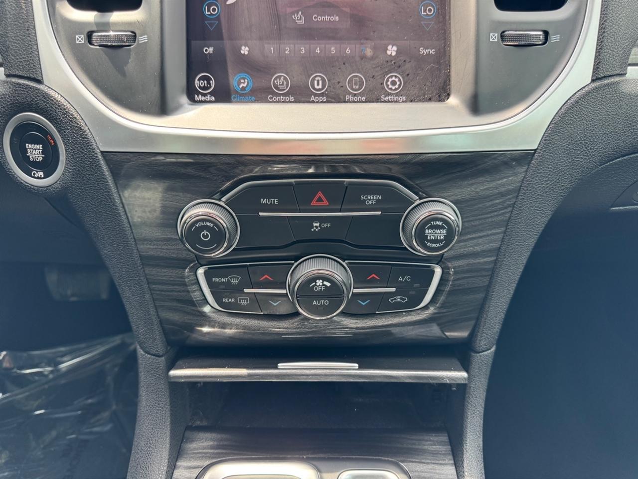 Chrysler 300 Touring L RWD 2020