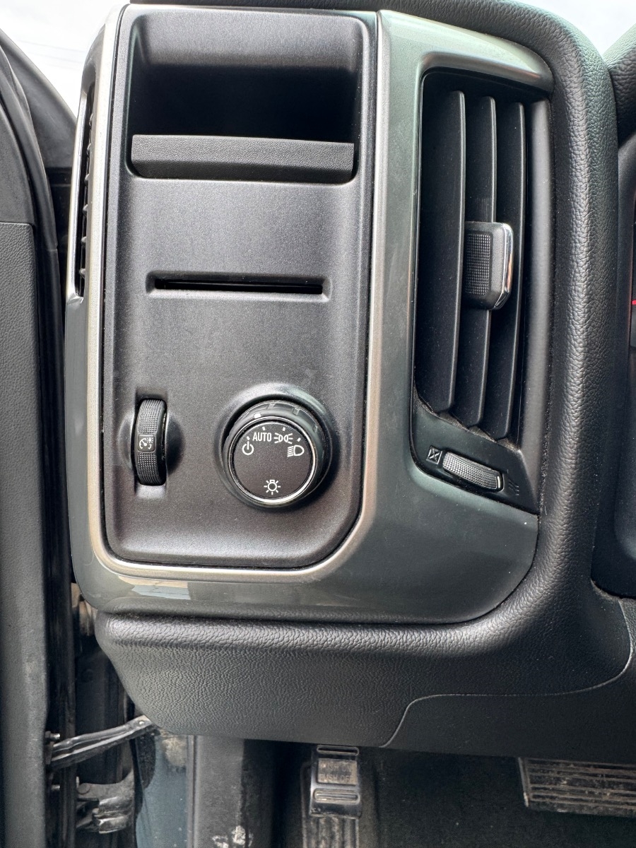 Chevrolet Silverado 1500 2WD Crew Cab 143.5" LT w/1LT 2015 Chevrolet Silverado 1500 2WD Crew Cab 143.5" LT w/1LT 2015