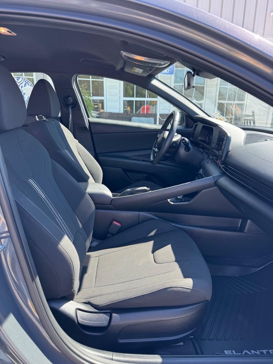 Hyundai Elantra SEL Sport IVT 2025