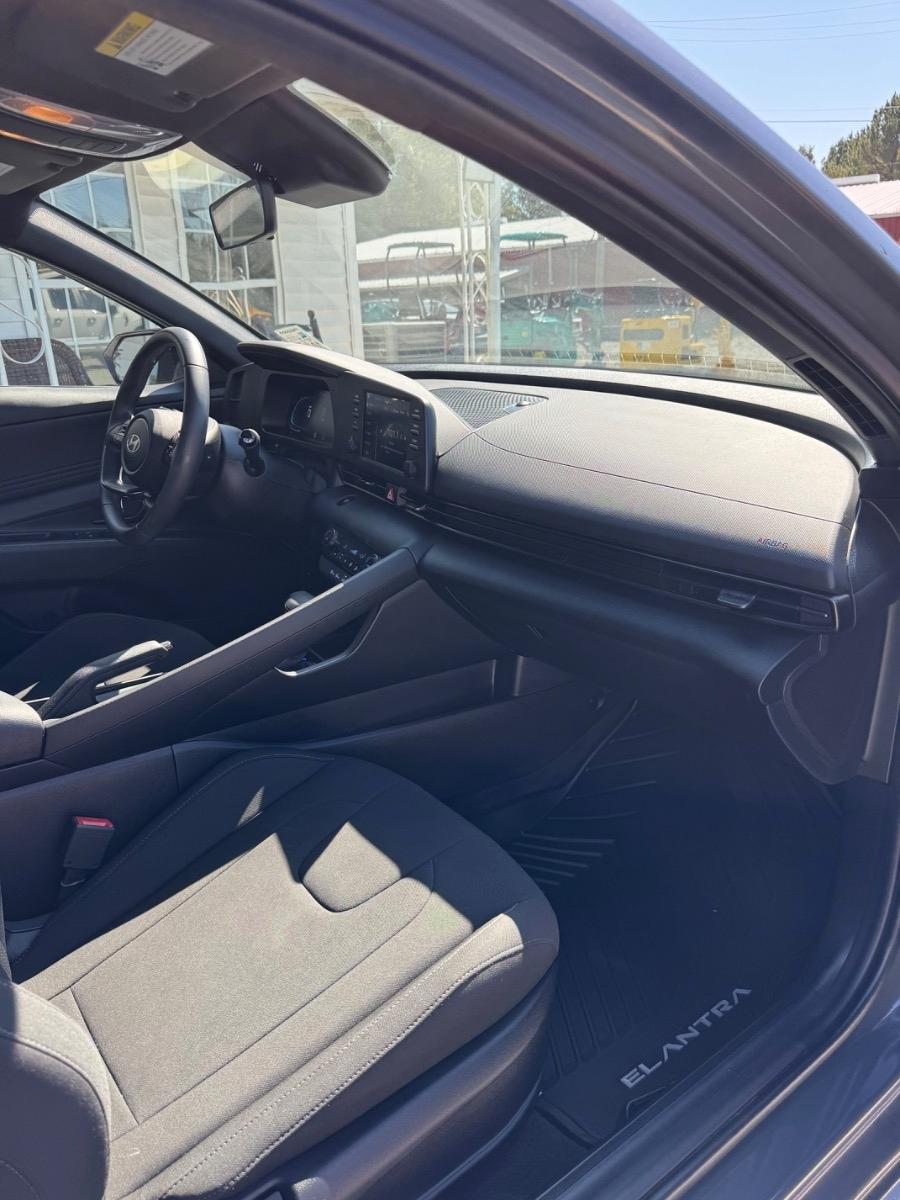 Hyundai Elantra SEL Sport IVT 2025