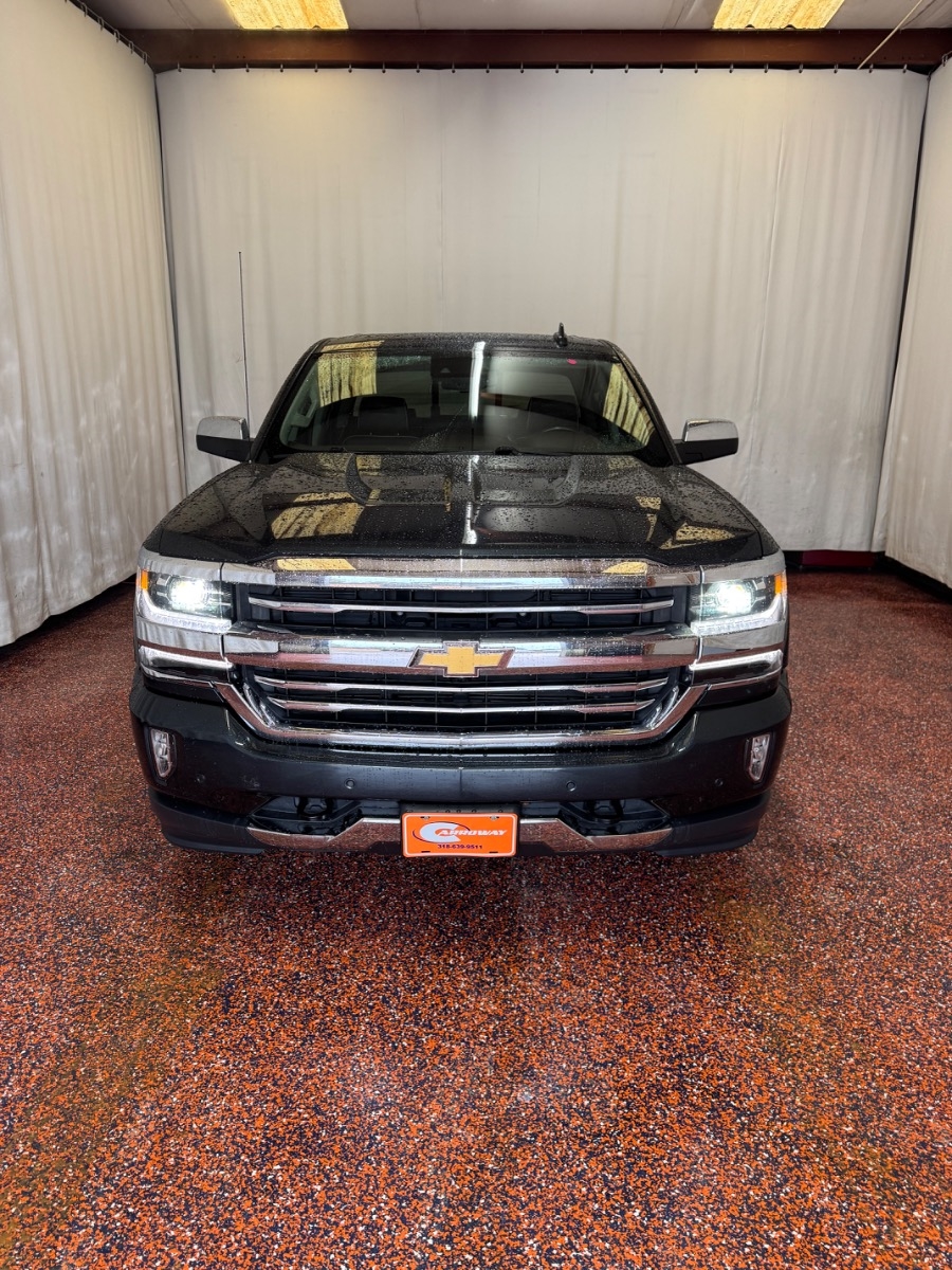 Chevrolet Silverado 1500 4WD Crew Cab 143.5" High Country 2018