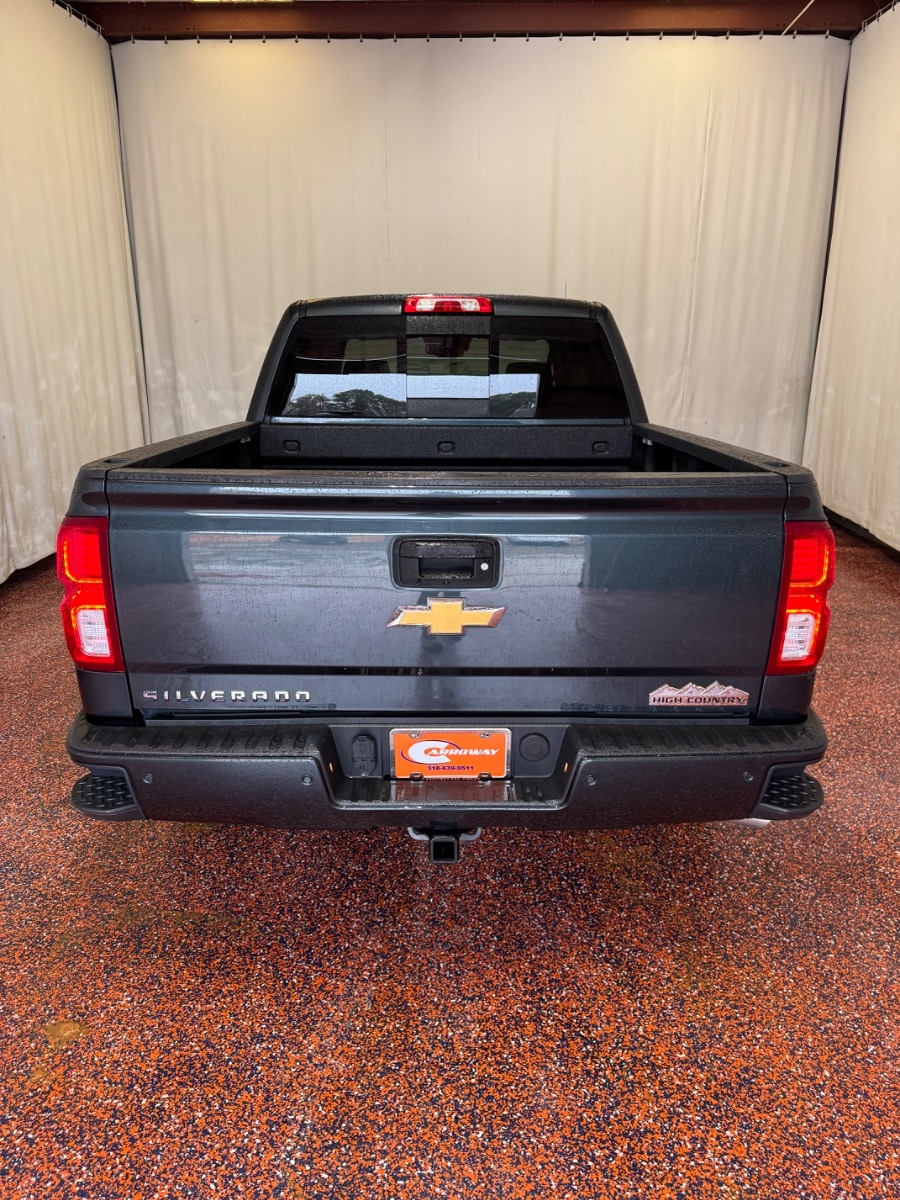 Chevrolet Silverado 1500 4WD Crew Cab 143.5" High Country 2018