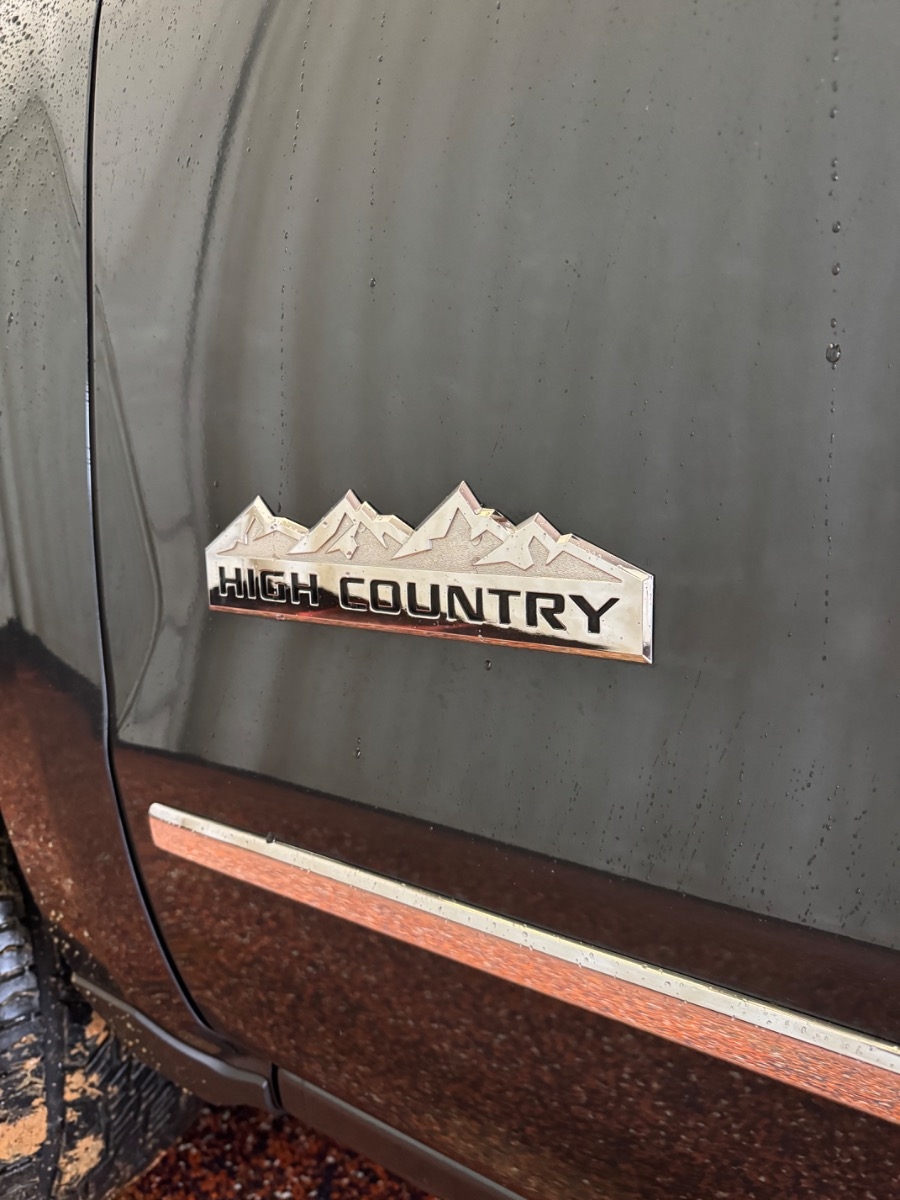 Chevrolet Silverado 1500 4WD Crew Cab 143.5" High Country 2018