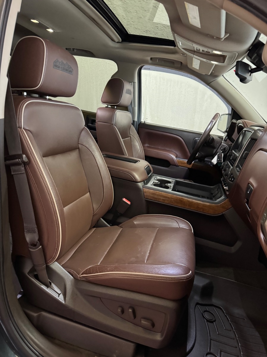 Chevrolet Silverado 1500 4WD Crew Cab 143.5" High Country 2018