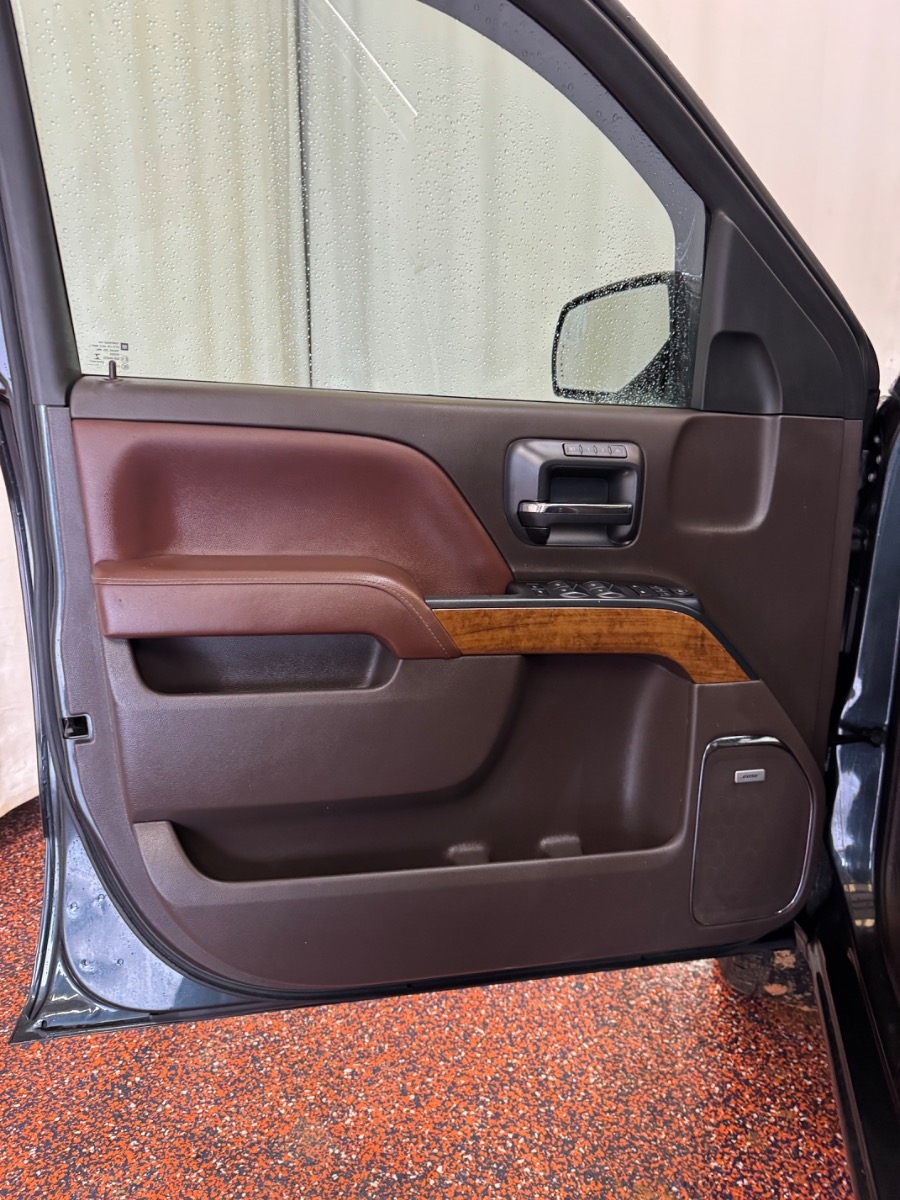 Chevrolet Silverado 1500 4WD Crew Cab 143.5" High Country 2018