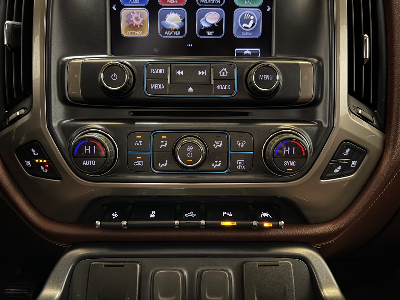 Chevrolet Silverado 1500 4WD Crew Cab 143.5" High Country 2018