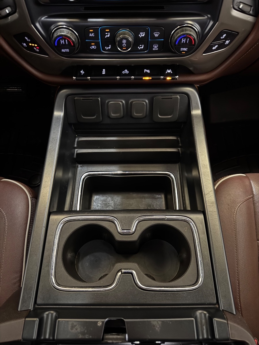 Chevrolet Silverado 1500 4WD Crew Cab 143.5" High Country 2018