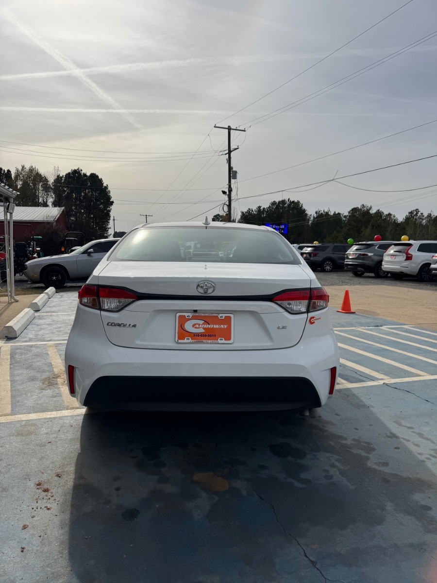 Toyota Corolla LE CVT (Natl) 2024