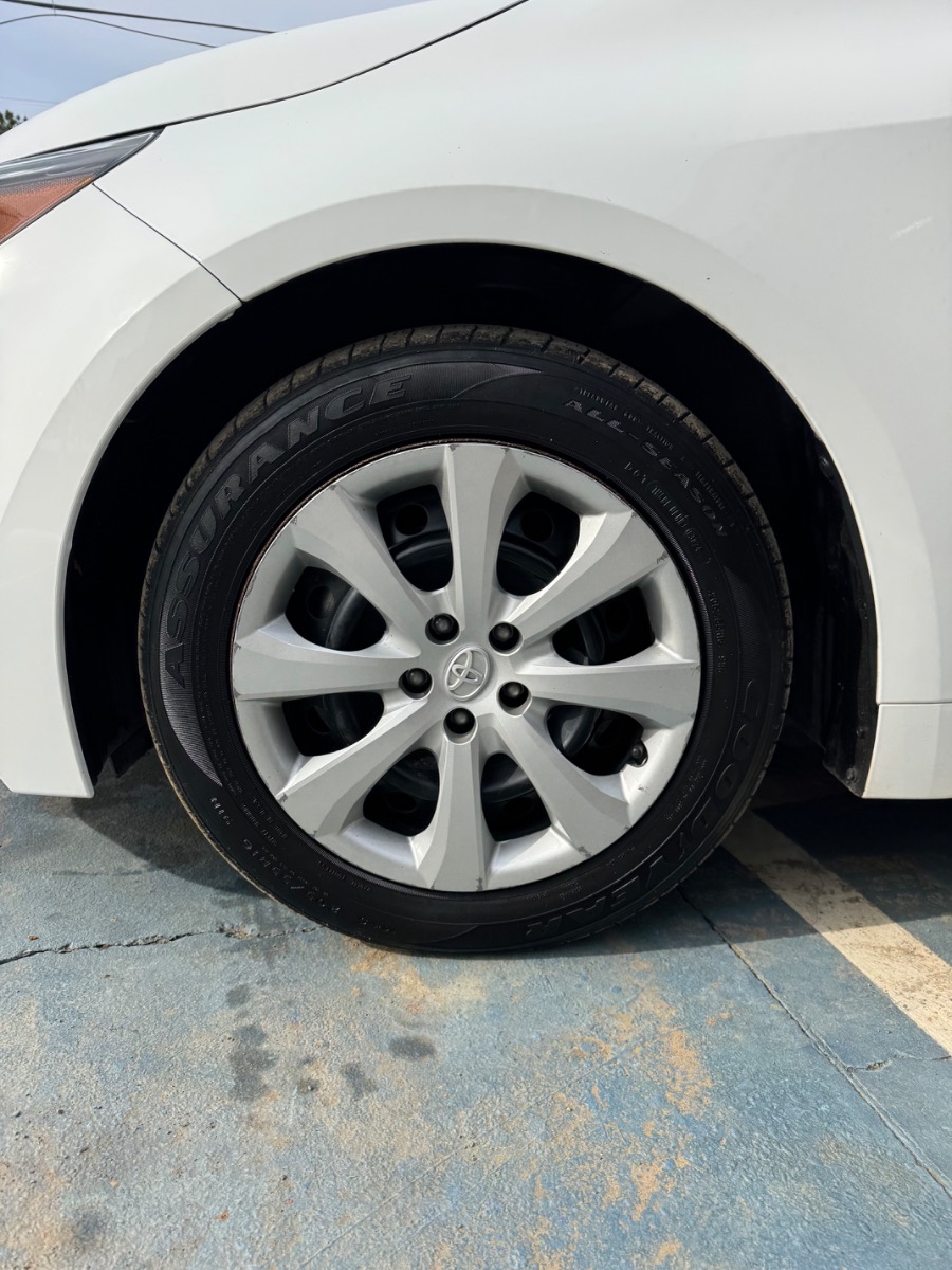 Toyota Corolla LE CVT (Natl) 2024