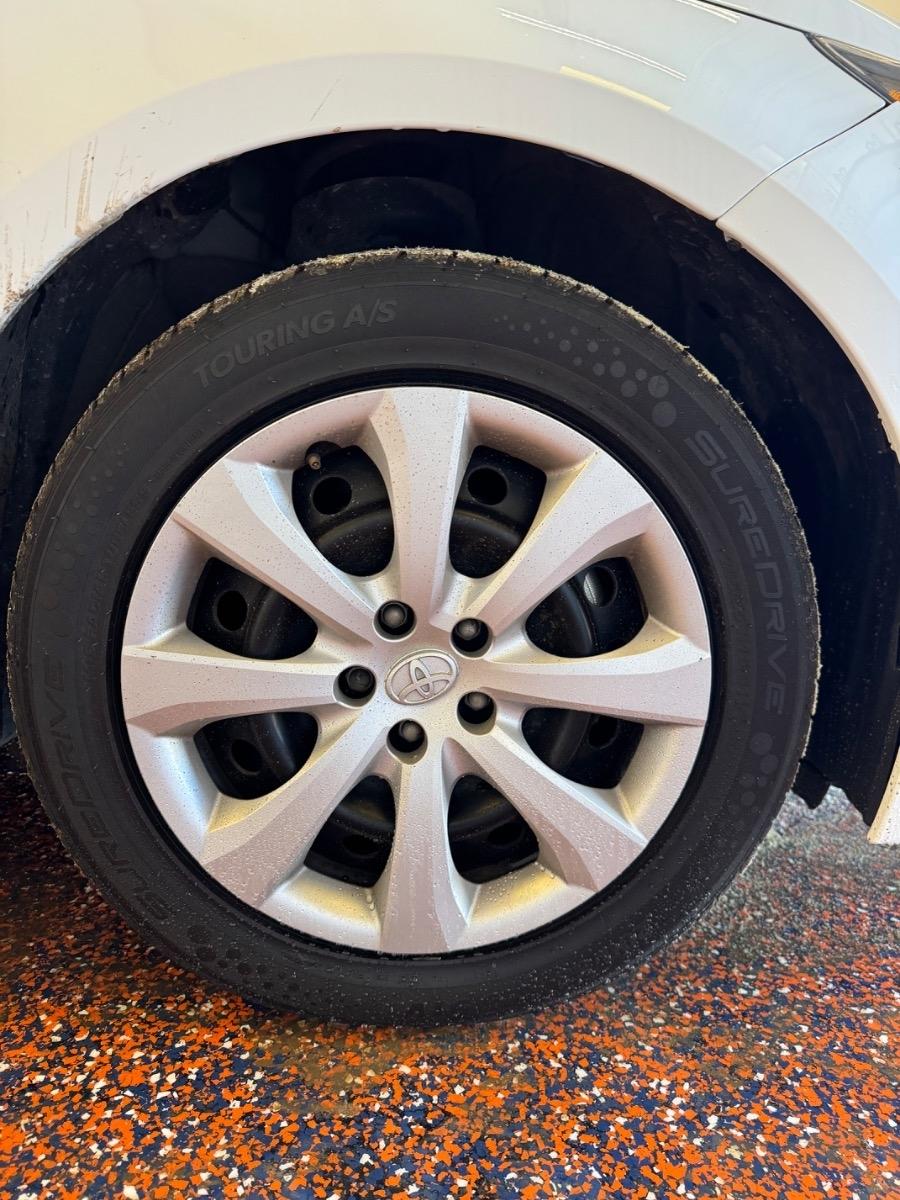 Toyota Corolla LE CVT (Natl) 2024