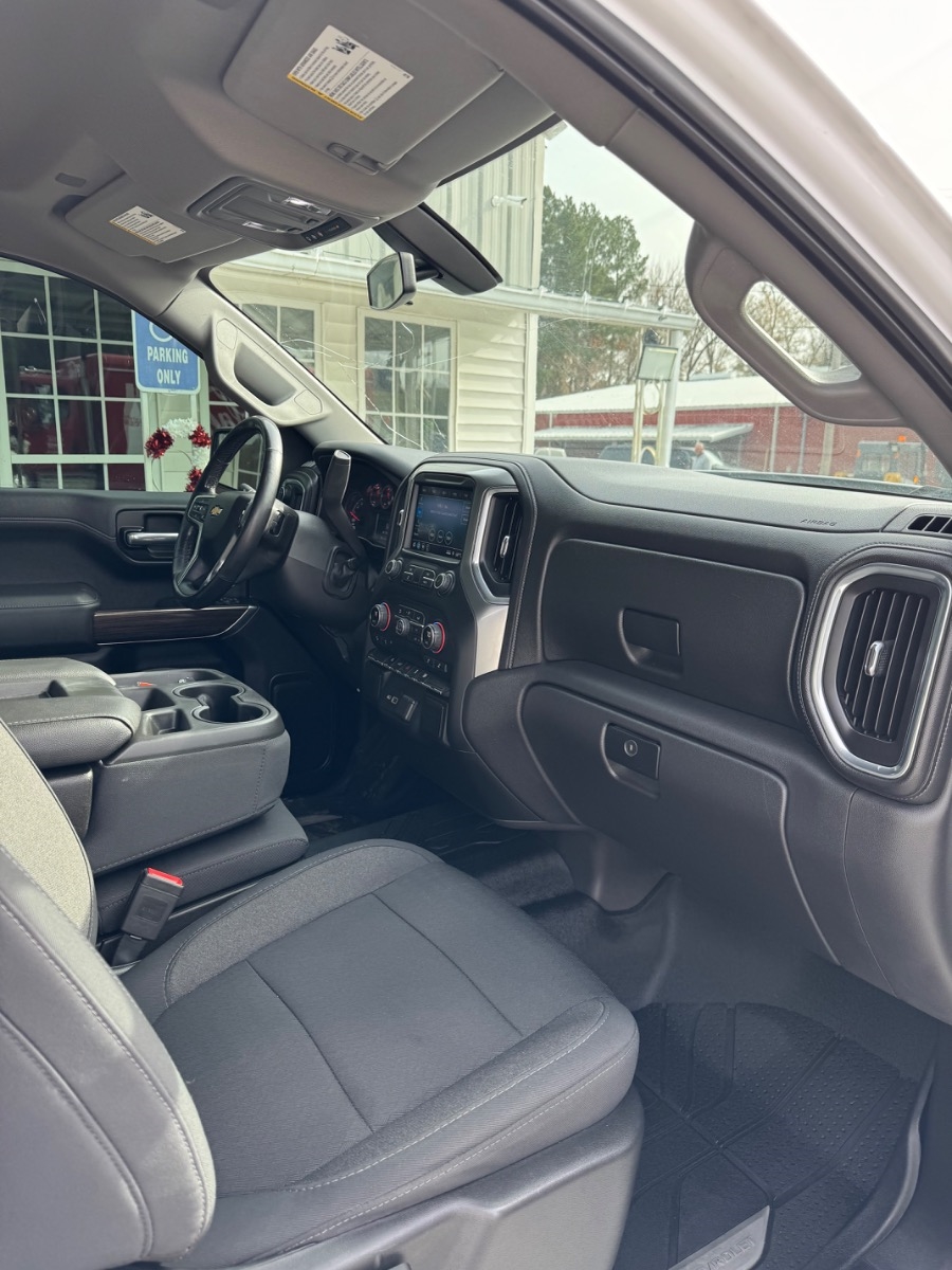 Chevrolet Silverado 1500 4WD Crew Cab 147" LT w/1LT 2020