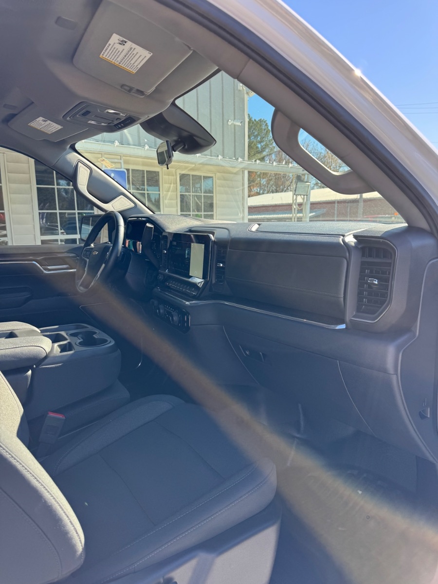 Chevrolet Silverado 1500 4WD Crew Cab 147" LT w/1LT 2024