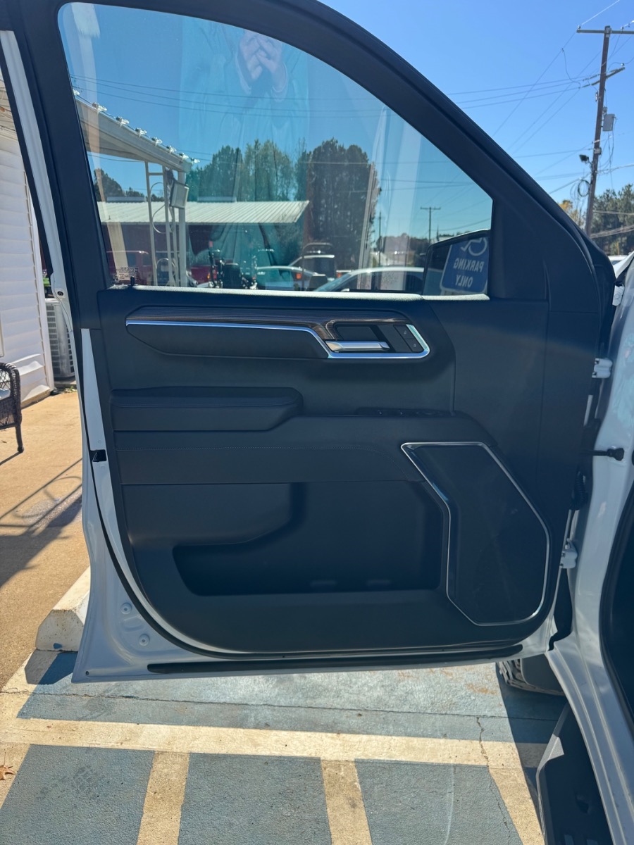 Chevrolet Silverado 1500 4WD Crew Cab 147" LT w/1LT 2024