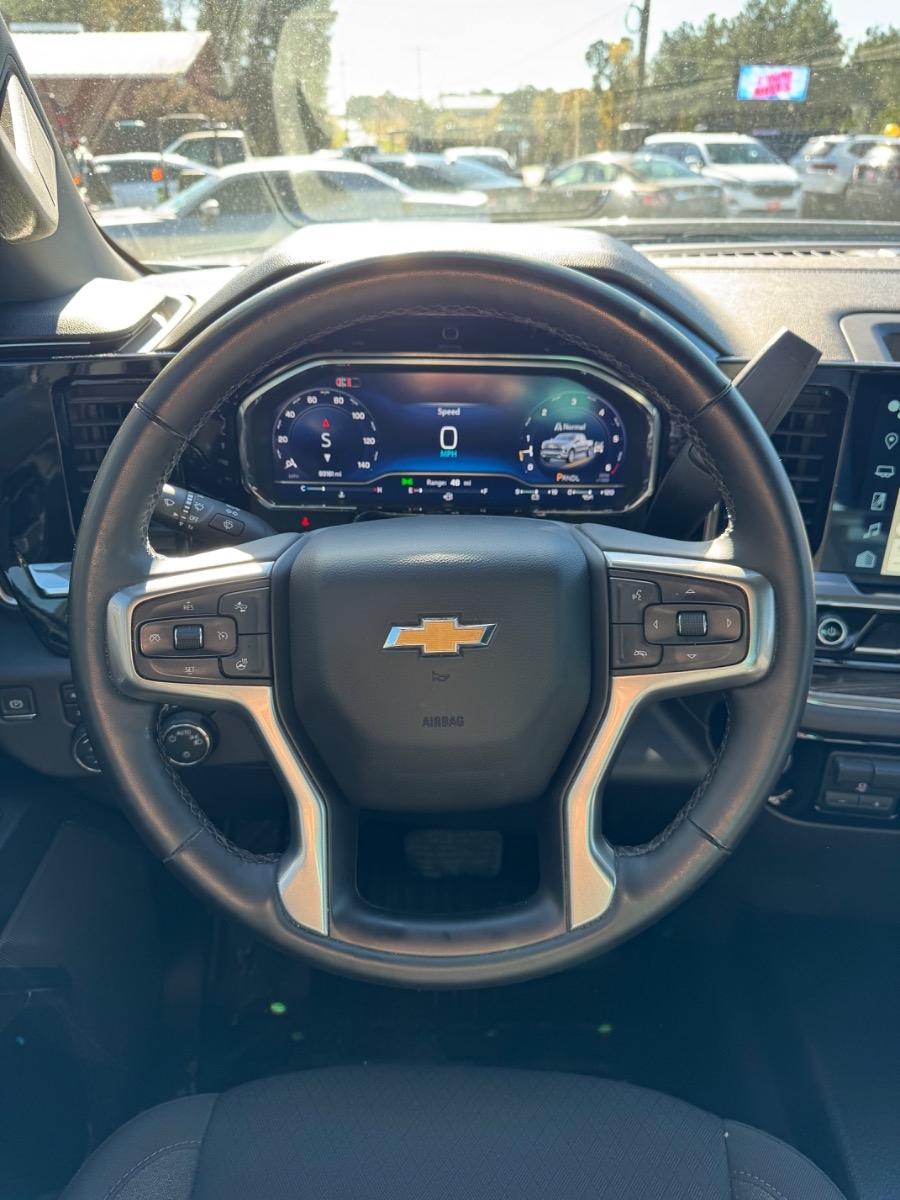 Chevrolet Silverado 1500 4WD Crew Cab 147" LT w/1LT 2024