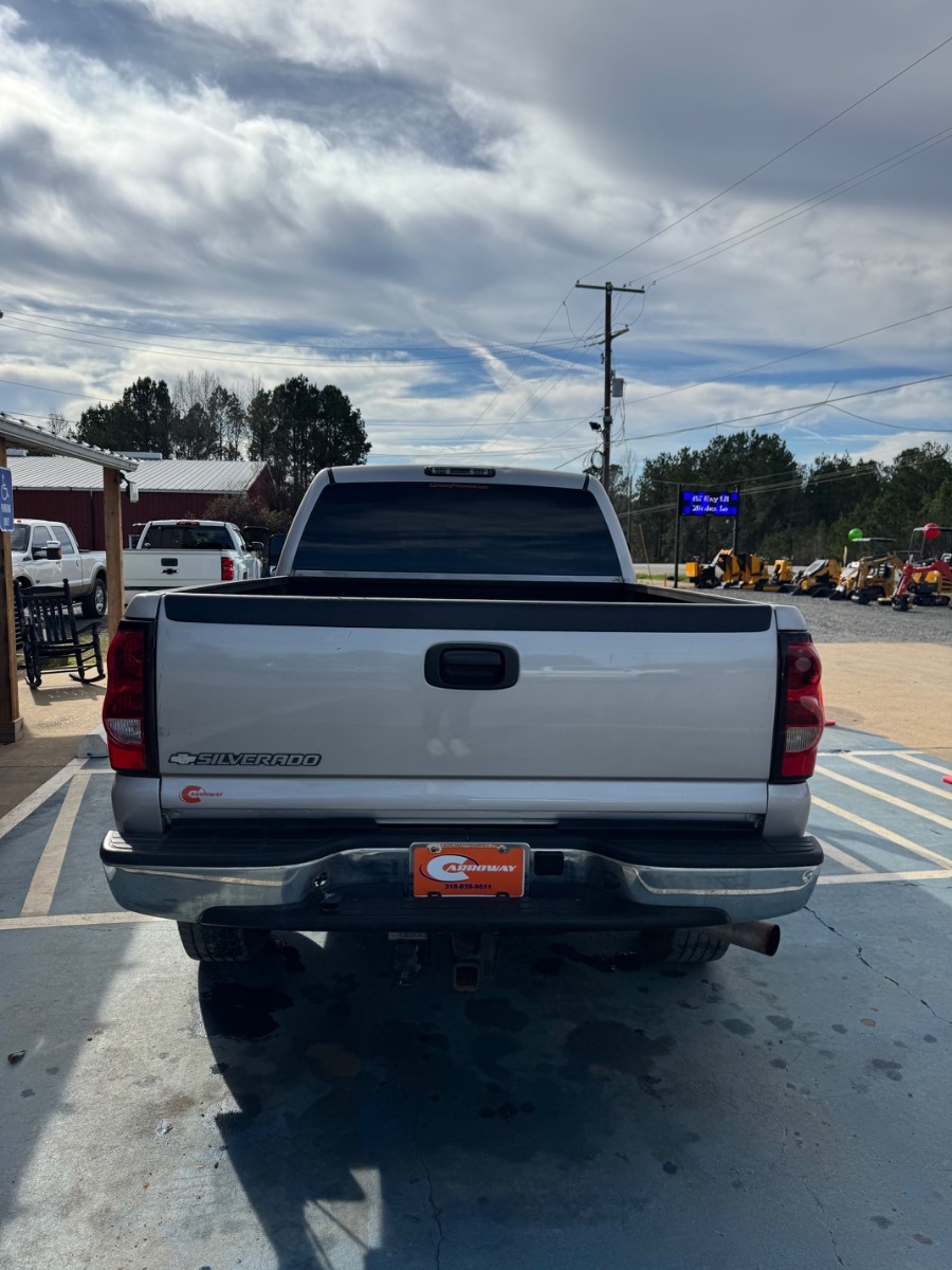 Chevrolet Silverado 2500HD Crew Cab 153" WB 4WD LT3 2006