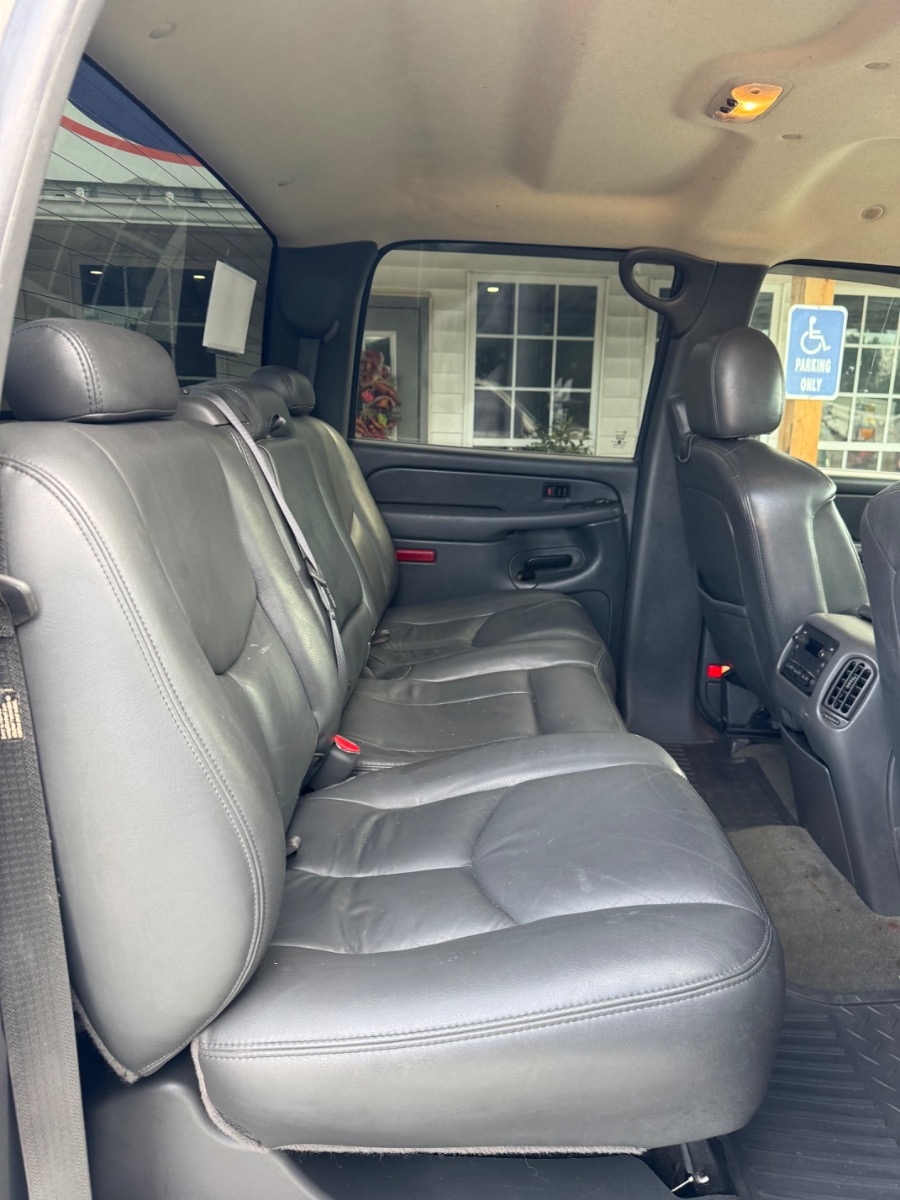 Chevrolet Silverado 2500HD Crew Cab 153" WB 4WD LT3 2006