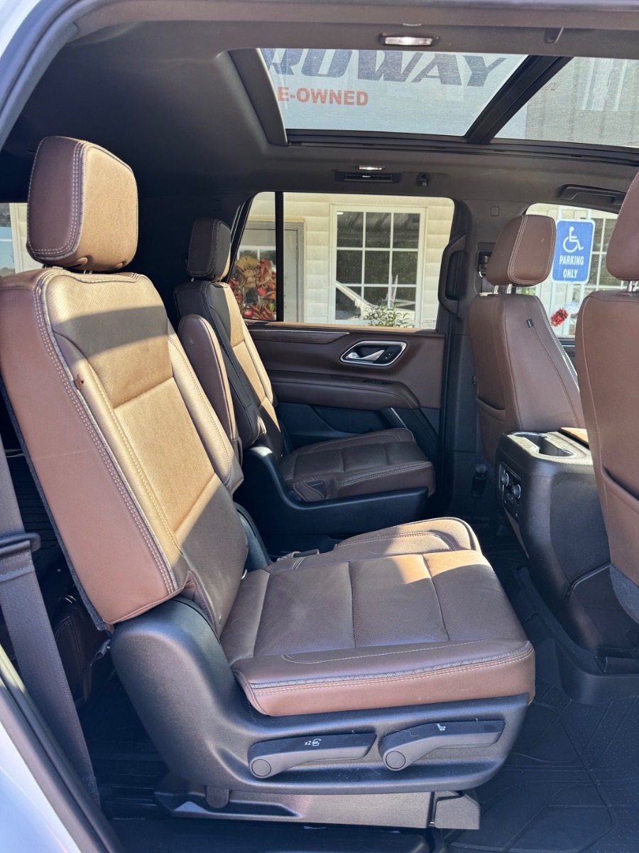 Chevrolet Tahoe 4WD 4dr High Country 2021