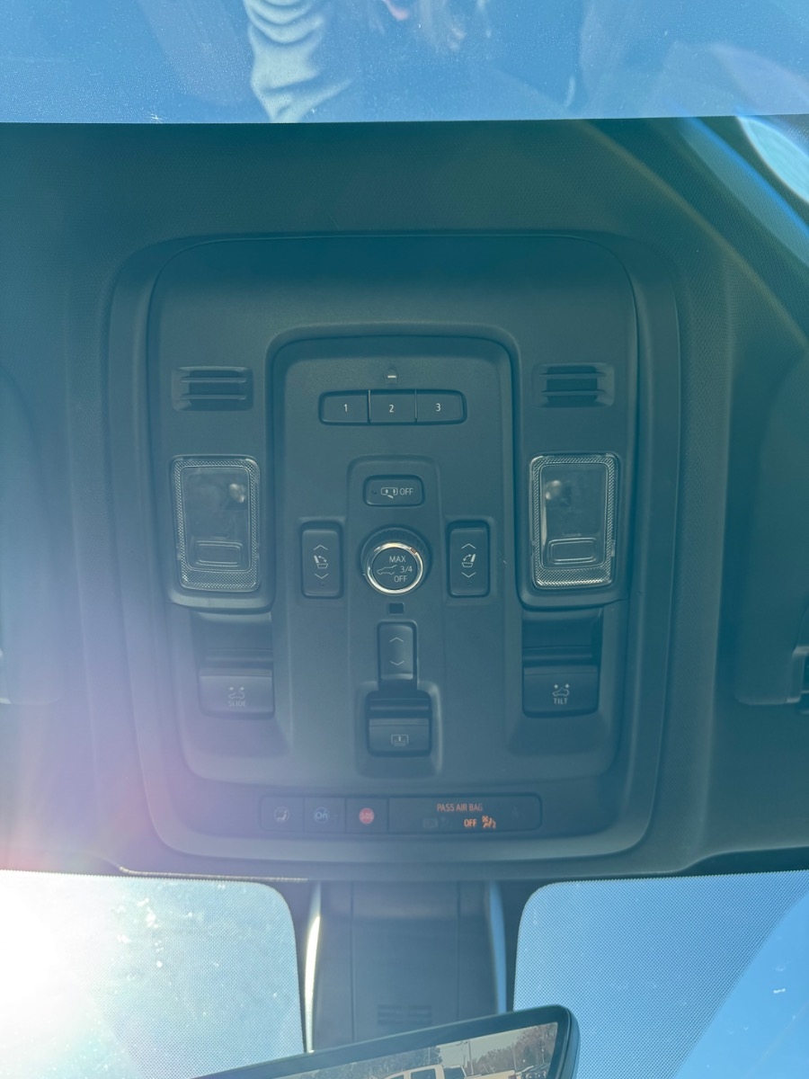 Chevrolet Tahoe 4WD 4dr High Country 2021