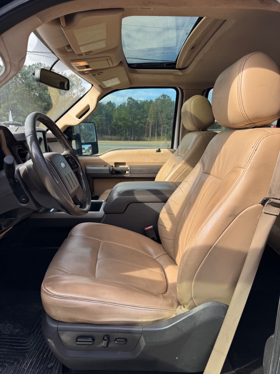 Ford Super Duty F-350 SRW 4WD Crew Cab 156" Lariat 2014