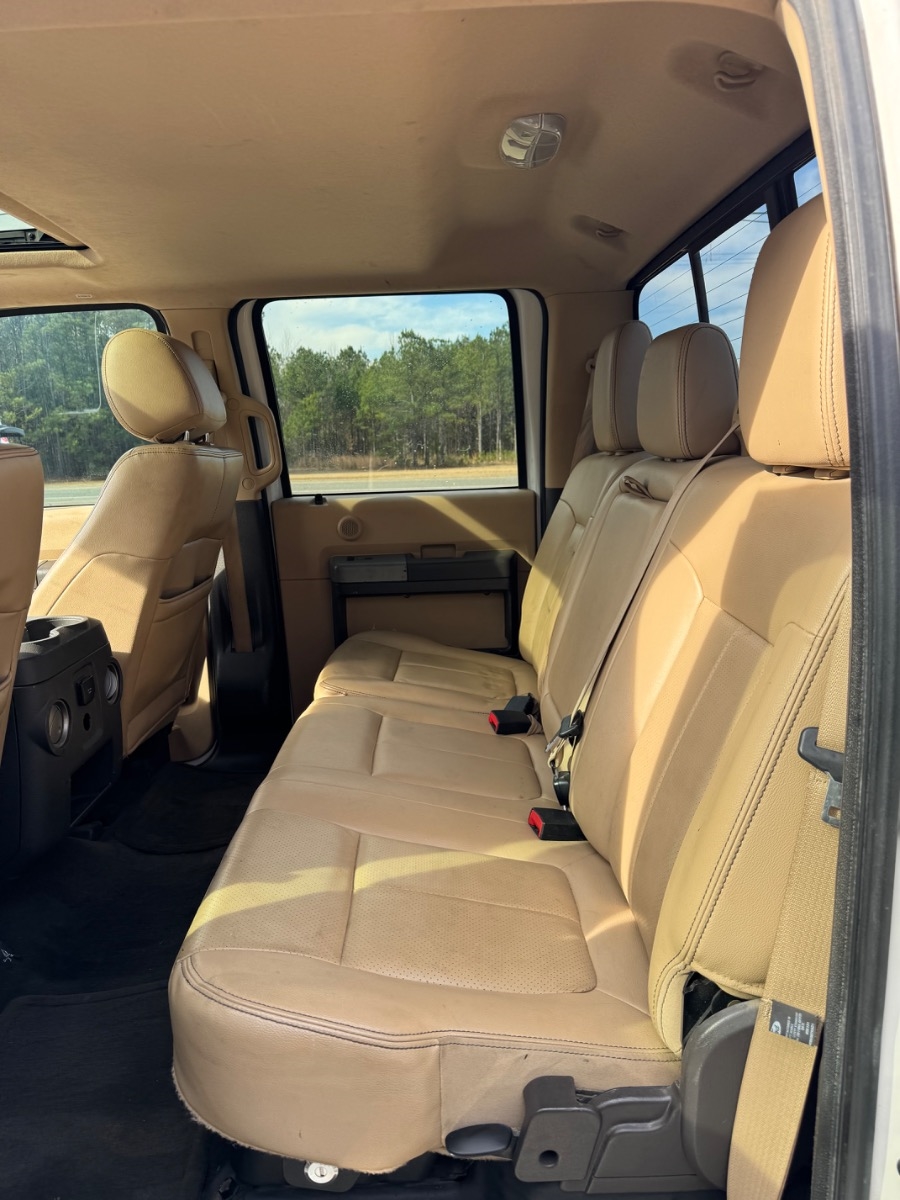 Ford Super Duty F-350 SRW 4WD Crew Cab 156" Lariat 2014