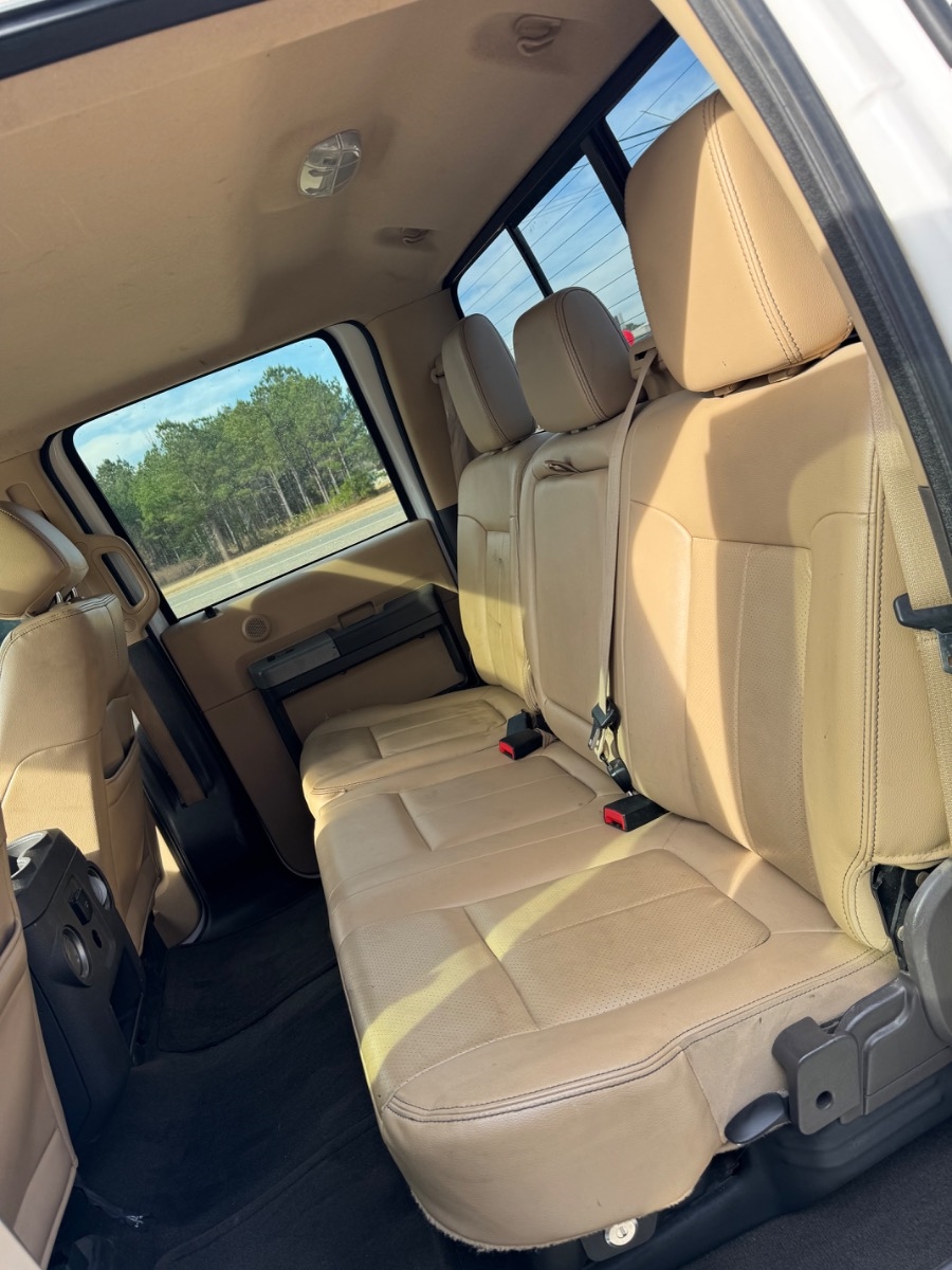 Ford Super Duty F-350 SRW 4WD Crew Cab 156" Lariat 2014