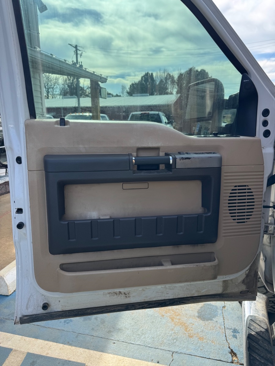 Ford Super Duty F-350 SRW 4WD Crew Cab 156" Lariat 2014