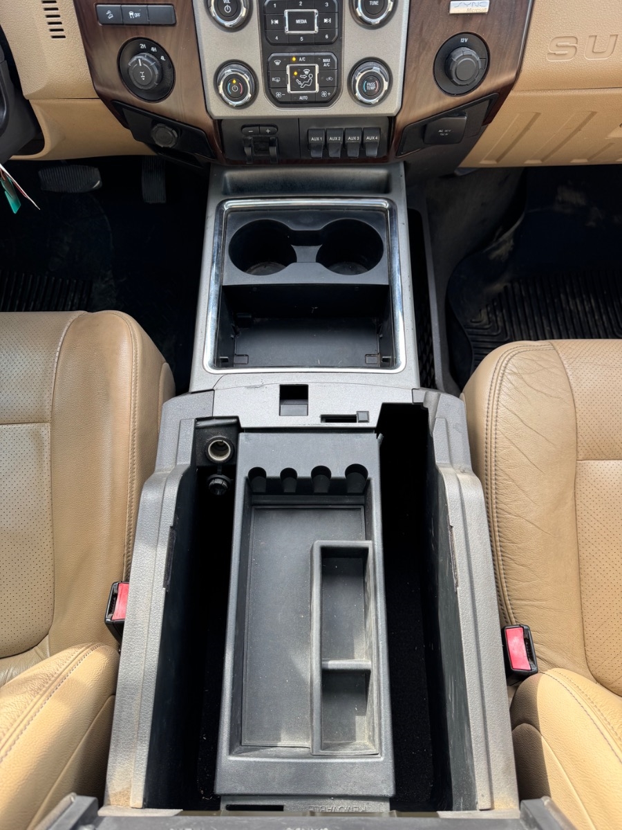 Ford Super Duty F-350 SRW 4WD Crew Cab 156" Lariat 2014