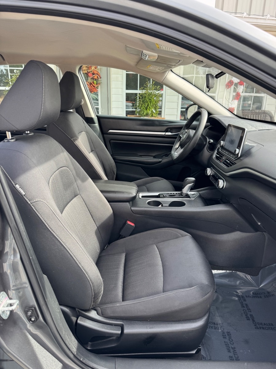 Nissan Altima 2.5 SV Sedan 2022