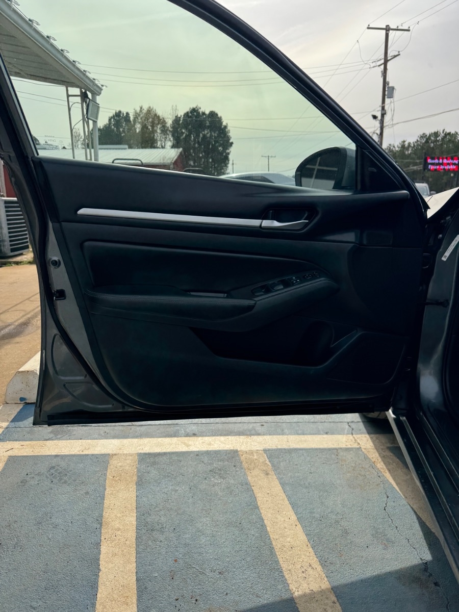 Nissan Altima 2.5 SV Sedan 2022