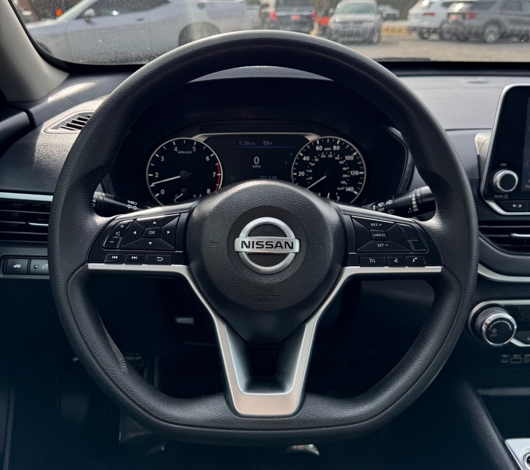 Nissan Altima 2.5 SV Sedan 2022