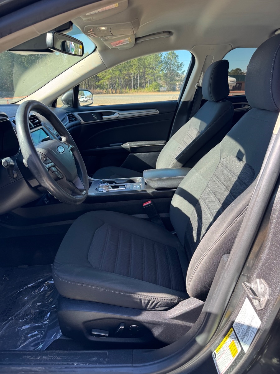 Ford Fusion SE FWD 2020