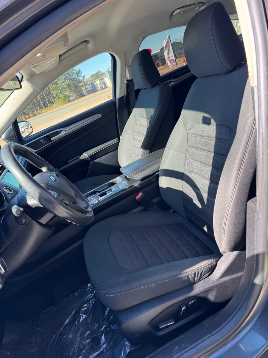 Ford Fusion SE FWD 2020