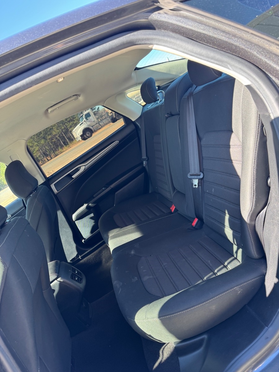 Ford Fusion SE FWD 2020