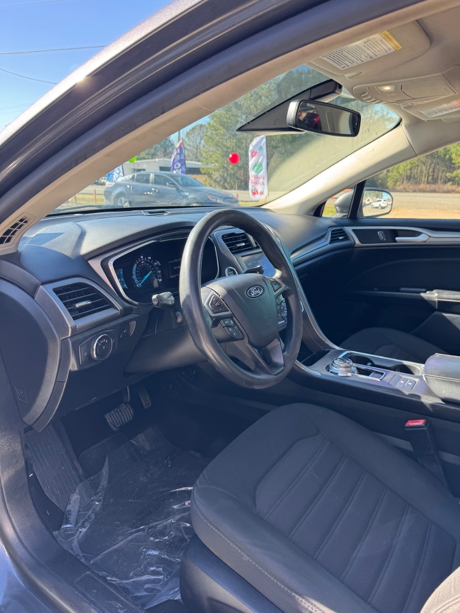 Ford Fusion SE FWD 2020