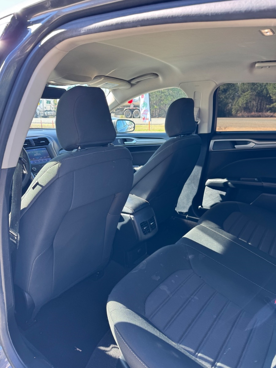 Ford Fusion SE FWD 2020