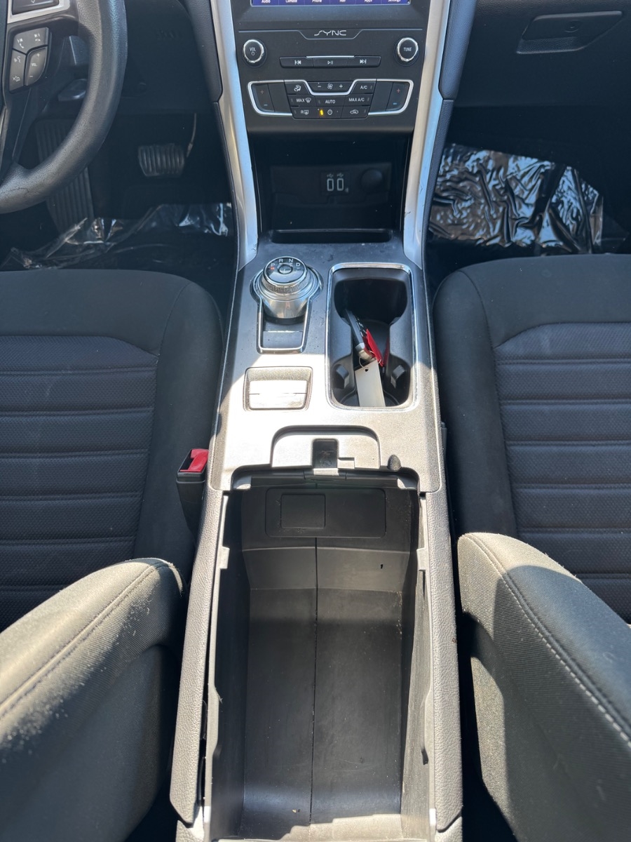 Ford Fusion SE FWD 2020