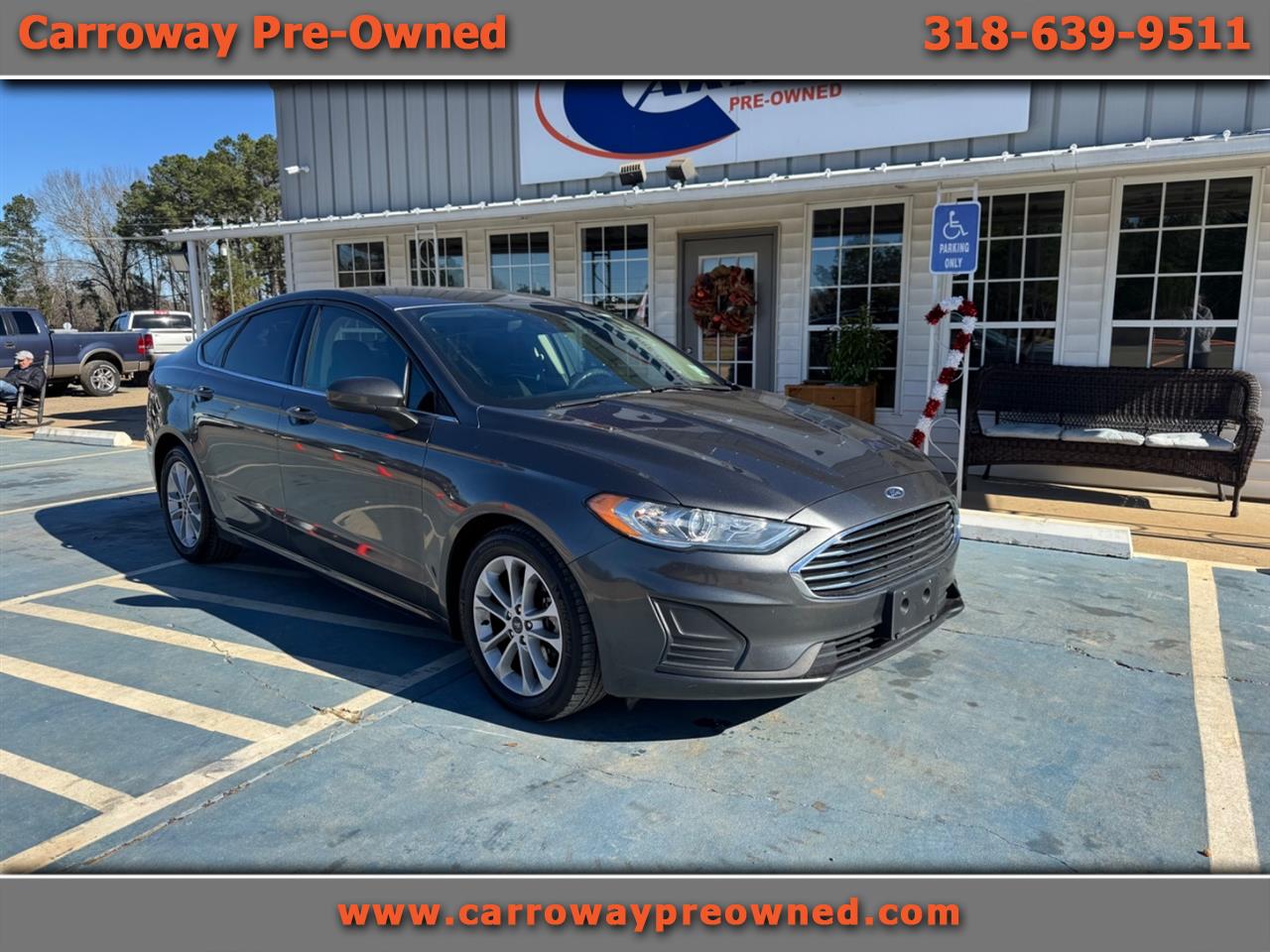 2020 Ford Fusion SE's photo