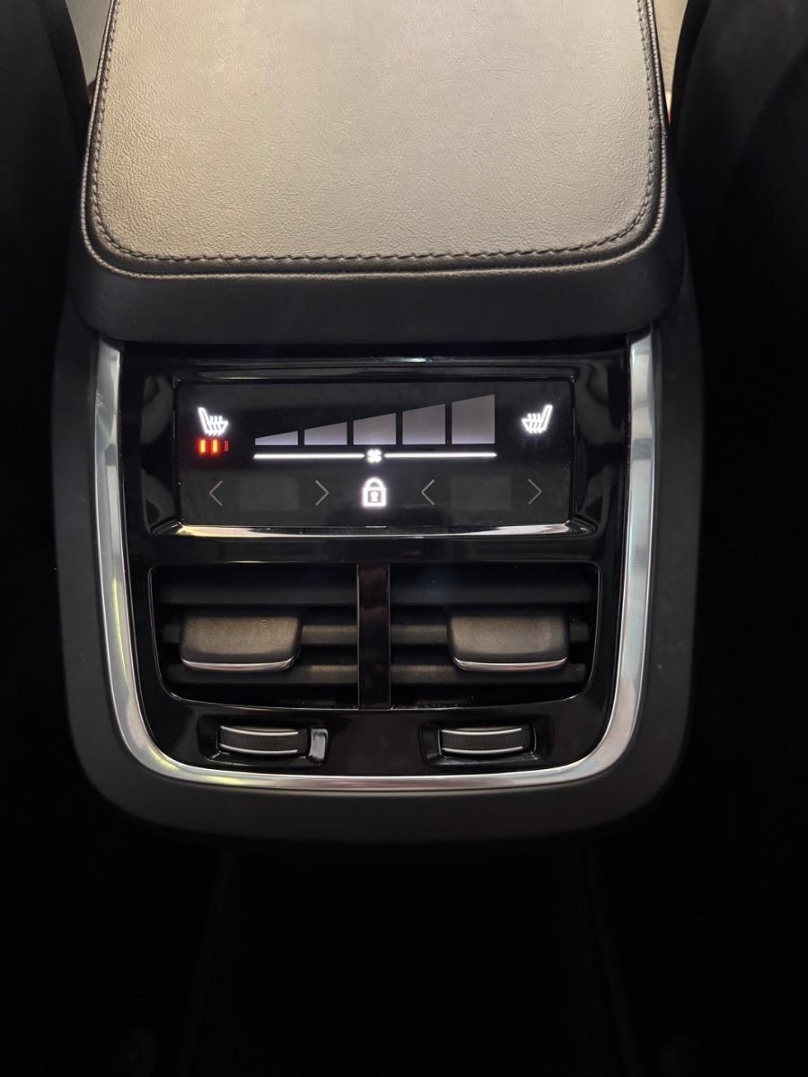 Volvo XC90 B6 AWD Plus 7-Seater 2025