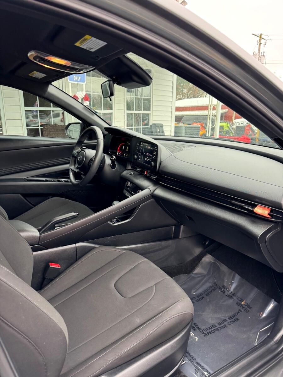 Hyundai Elantra SEL Sport IVT 2025