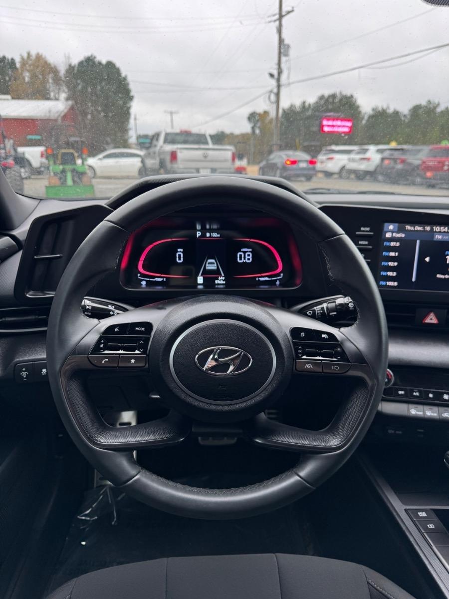 Hyundai Elantra SEL Sport IVT 2025