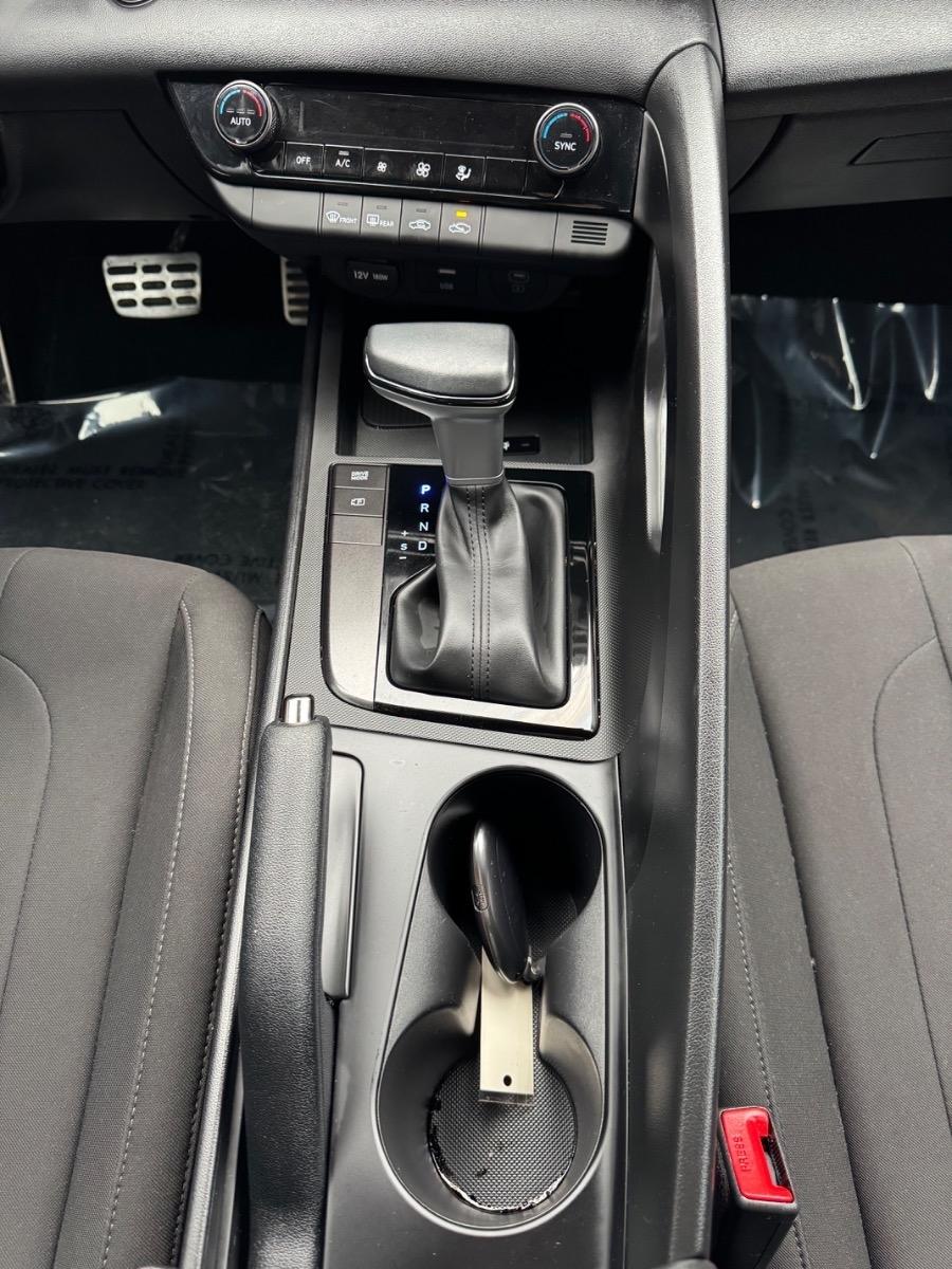 Hyundai Elantra SEL Sport IVT 2025