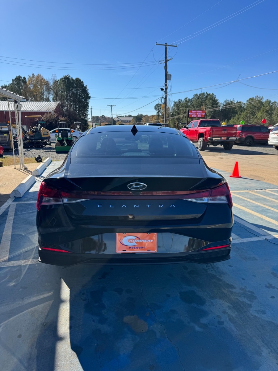 Hyundai Elantra SEL IVT 2021