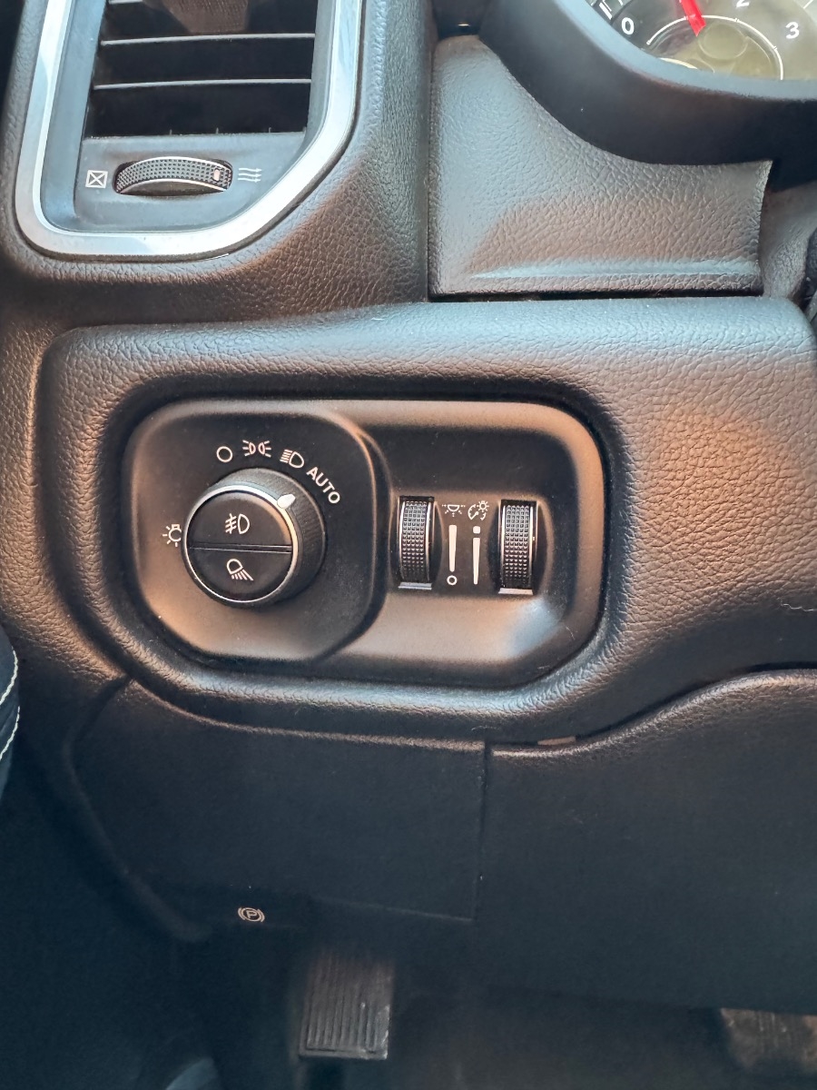 RAM 2500 Laramie 4x4 Crew Cab 6'4" Box 2020