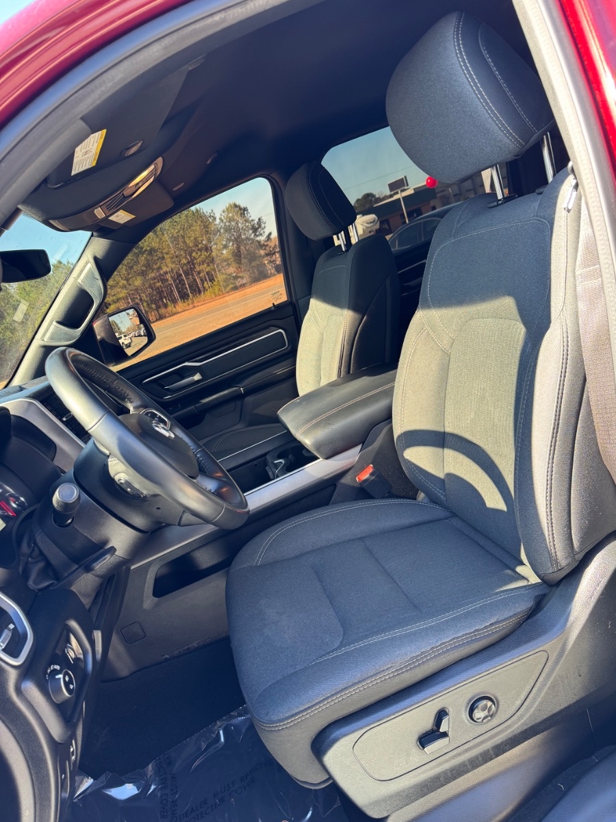 RAM 1500 Big Horn 4x2 Crew Cab 5'7" Box 2021