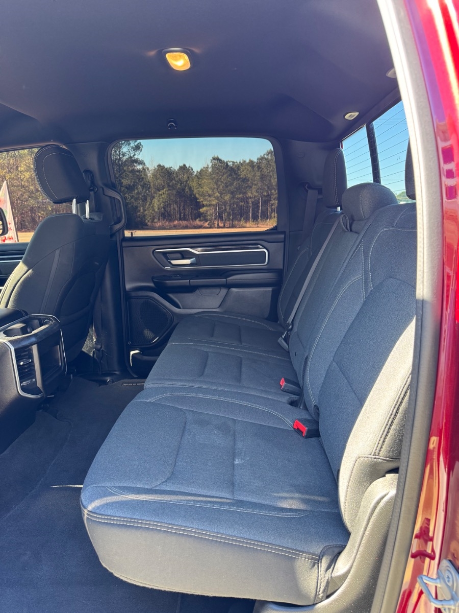 RAM 1500 Big Horn 4x2 Crew Cab 5'7" Box 2021