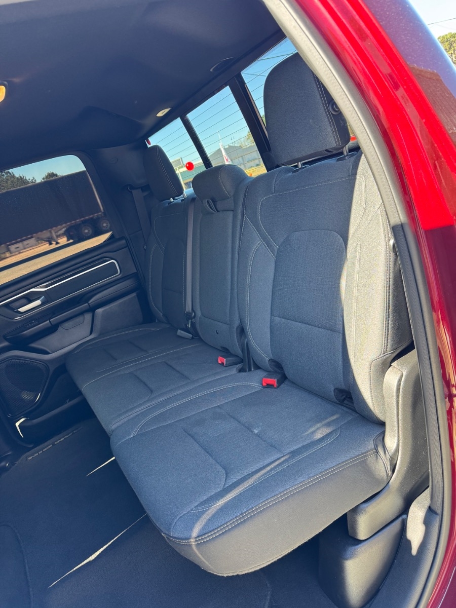 RAM 1500 Big Horn 4x2 Crew Cab 5'7" Box 2021