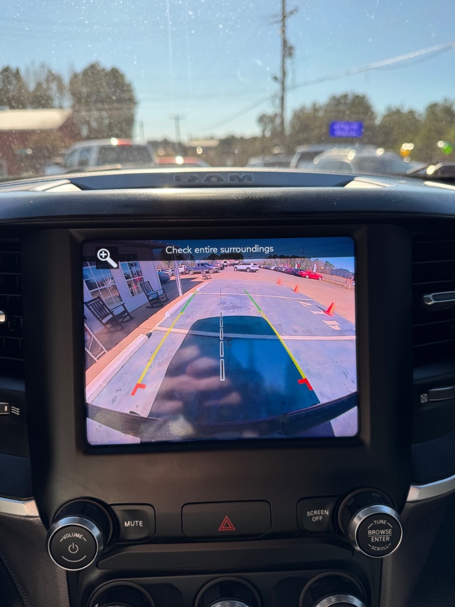 RAM 1500 Big Horn 4x2 Crew Cab 5'7" Box 2021