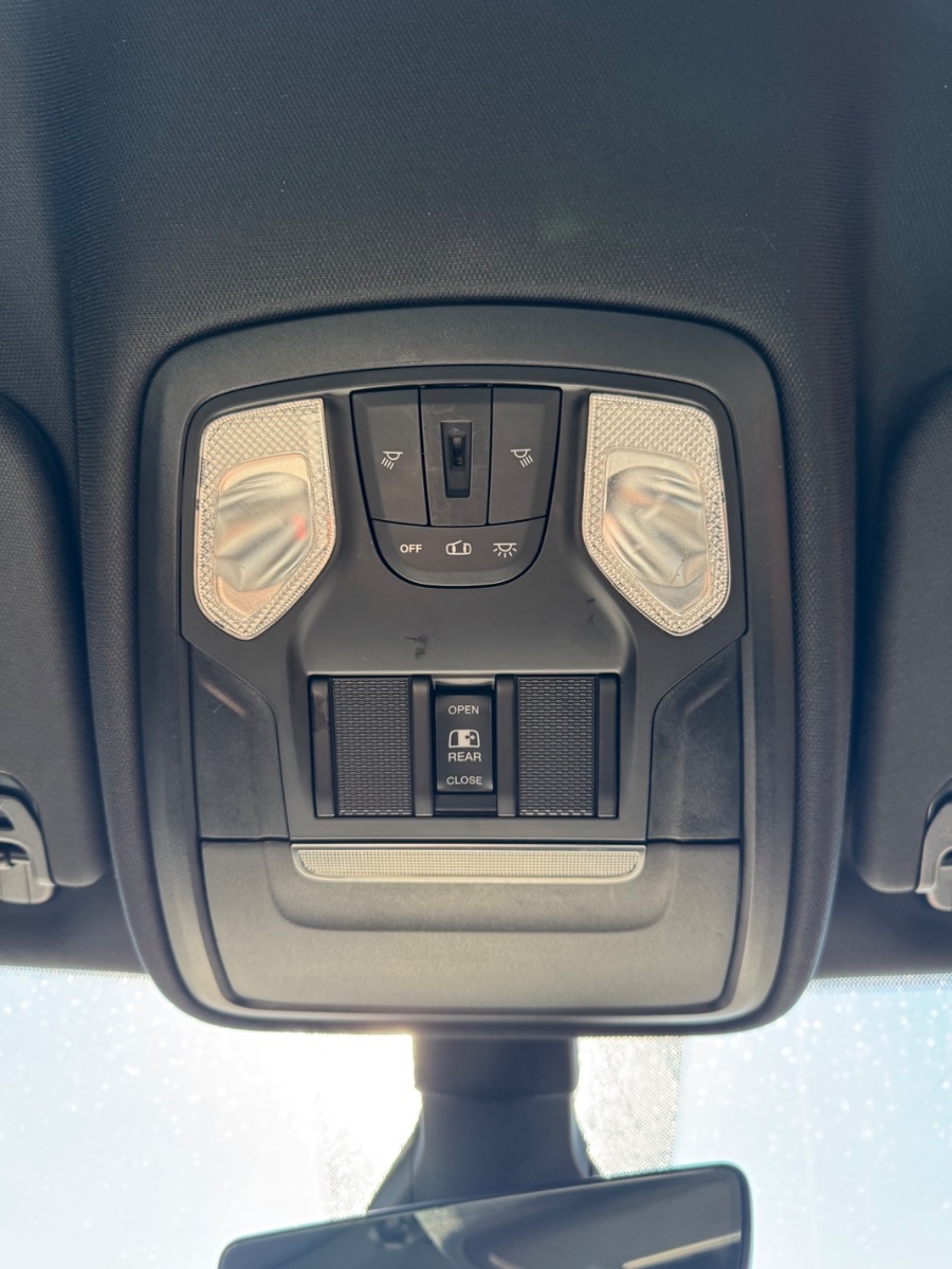 RAM 1500 Big Horn 4x2 Crew Cab 5'7" Box 2021