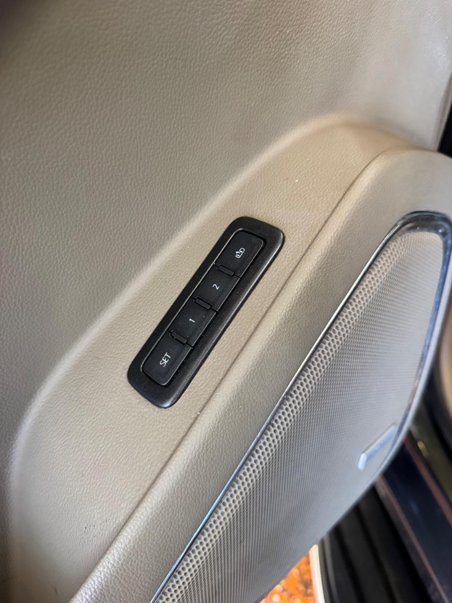 GMC Yukon 2WD 4dr SLT 2019