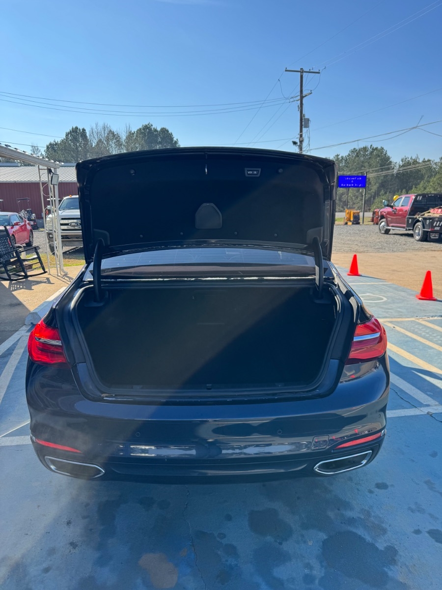 BMW 7 Series 4dr Sdn 740i RWD 2016